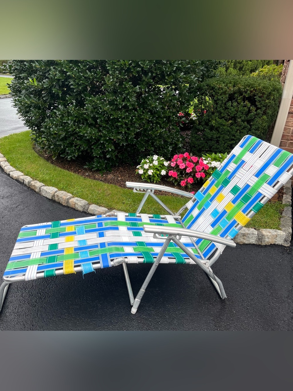 Vtg Folding Beach Chair Aluminum Webbed Lawn Chaise Lounge Green Blue